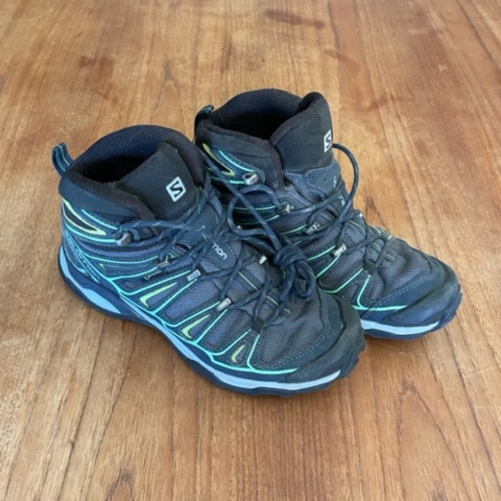 solomons hiking boot